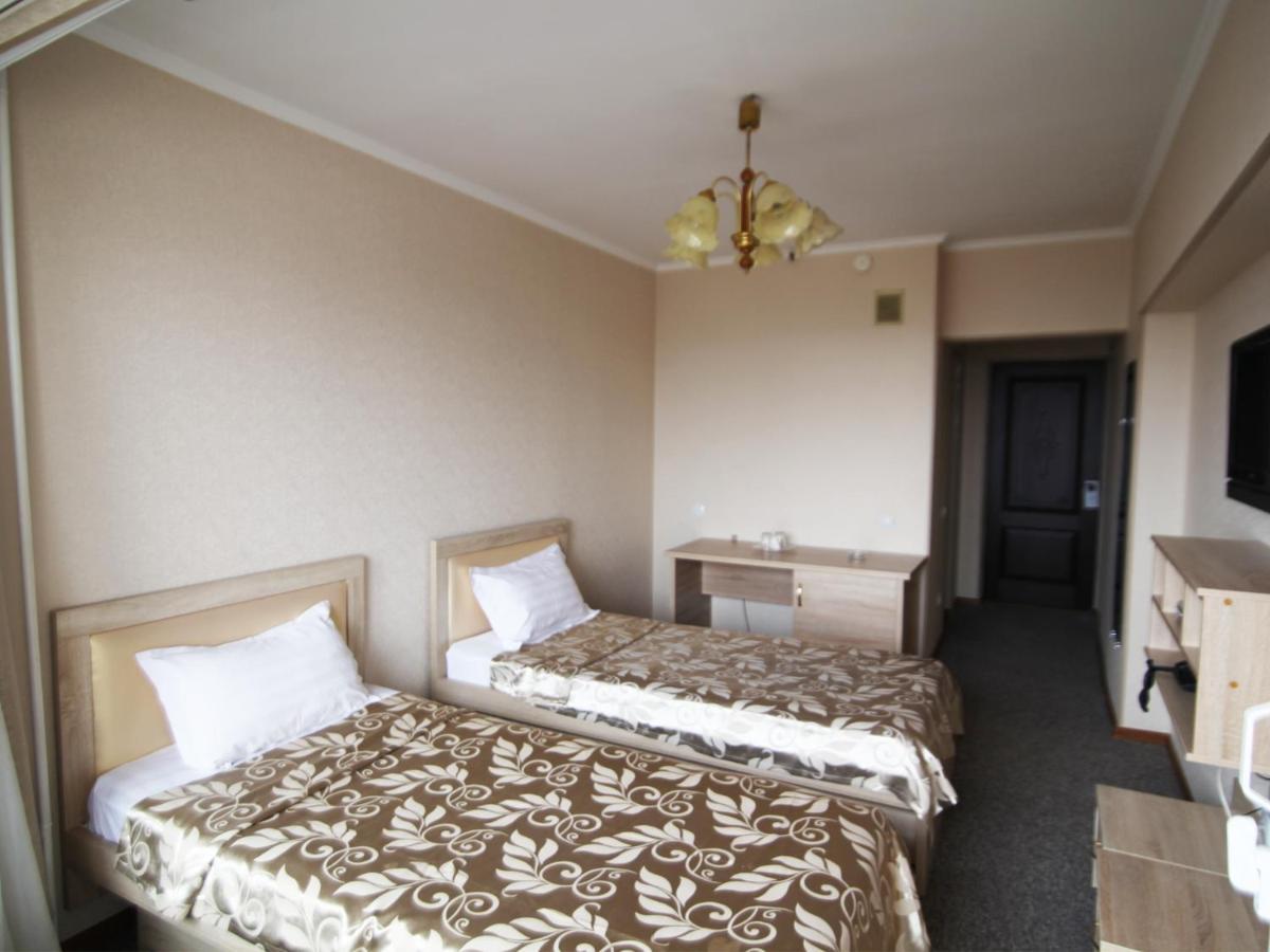 Seven Hotel Bichkek Extérieur photo